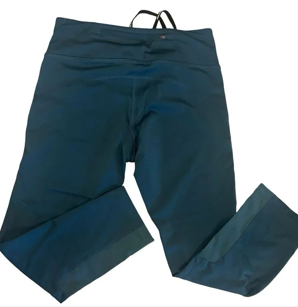 Nike DriFit Running Crops - Picture 4 of 8